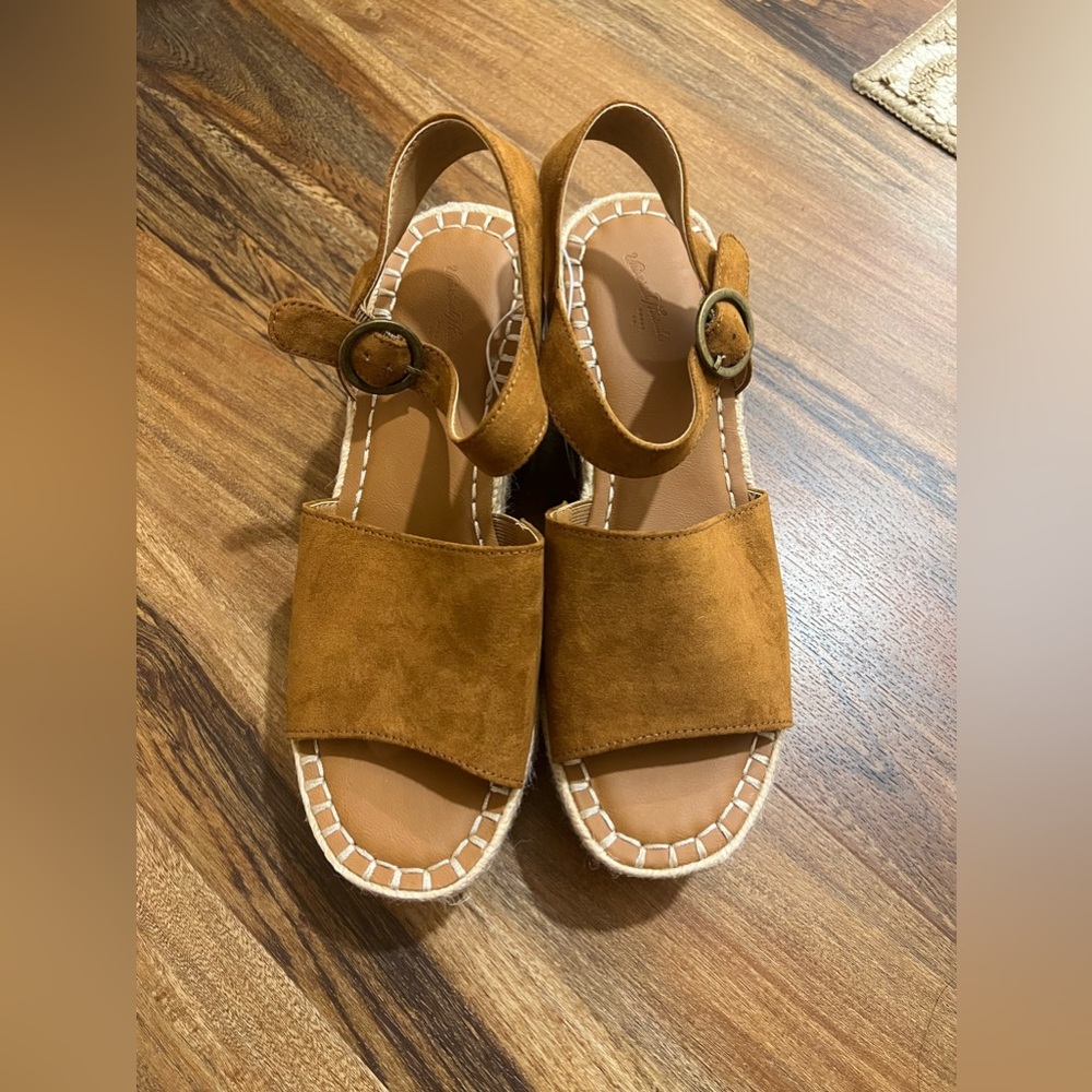 BRAND NEW UNIVERSAL THREAD espadrilles platform heels sandals 9